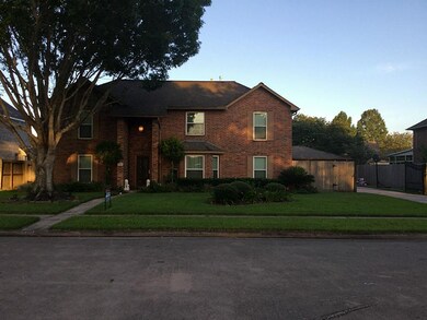 2003 Plantation Dr, Friendswood, TX 77546 - photo 2