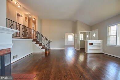 5851 Glen Forest Dr, Falls Church, VA 22041 - photo 4