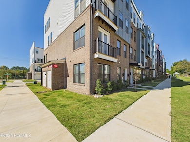 CAM01608G0-PR0115-STILL003