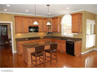 Kitchen - Hardwood floors, 10 foot ceiling with cr