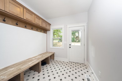 25-web-or-mls-924 Trinity Ave-28