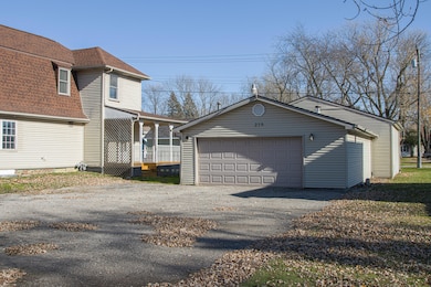 215 S 9th St, Chesterton, IN 46304 - photo 2