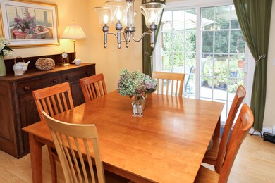 DINING AREA 681