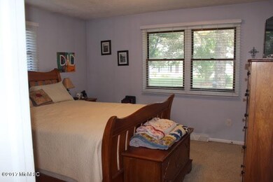 402 Anderson Dr, Wayland, MI 49348 - photo 5