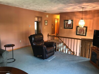 430 Thomas Dr, Dunmore, PA 18512 - photo 7