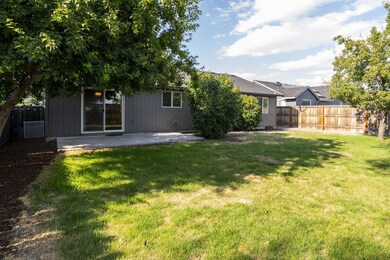 25-web-or-mls--818 NE Negus Pl, Redmond-