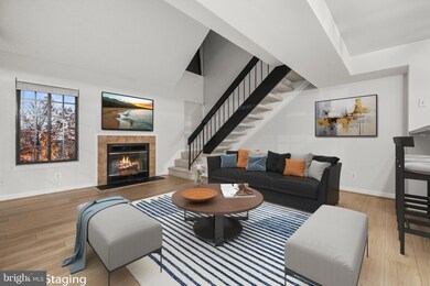 6017B Curtier Dr unit B, Alexandria, VA 22310 - photo 3