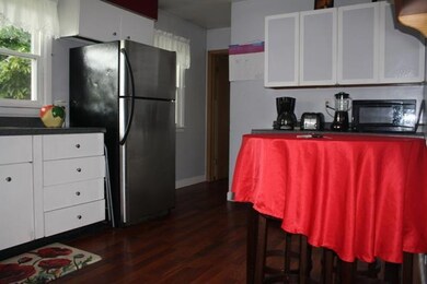 1304 Meadow Lane Dr, Bettendorf, IA 52722 - photo 4