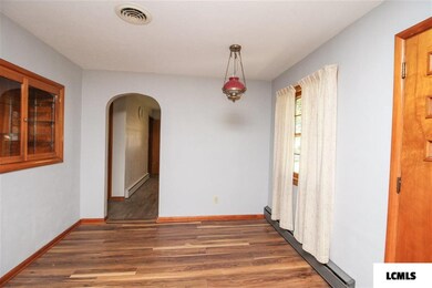 609 N Sherman St, Lincoln, IL 62656 - photo 4