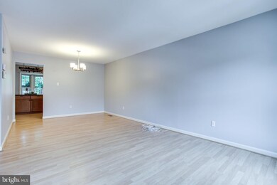 2935 Waterford Ct, Vienna, VA 22181 - photo 7