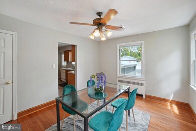 15107 Liberty Grove Dr, Burtonsville, MD 20866 - photo 6