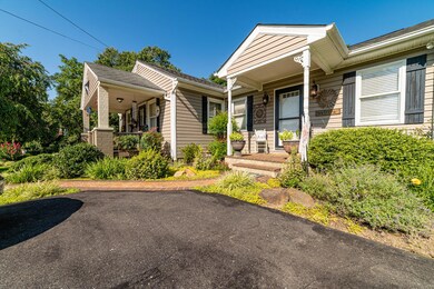 115 Center St, Madison Heights, VA 24572 - photo 4