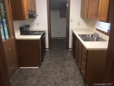 618 Pebblestone Ct, Statesville, NC 28625 - photo 5