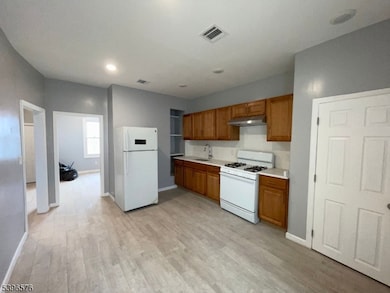 25 Kipp St, Newark, NJ 07108 - photo 7