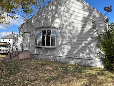 560 4th Ave S, Clinton, IA 52732 - photo 2