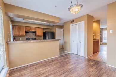 7817 Bateman Ln unit 7817, Houston, TX 77088 - photo 6