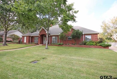 5703 Regents Row, Tyler, TX 75703 - photo 2