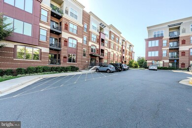 3985 Norton Place unit 301, Fairfax, VA 22030 - photo 3