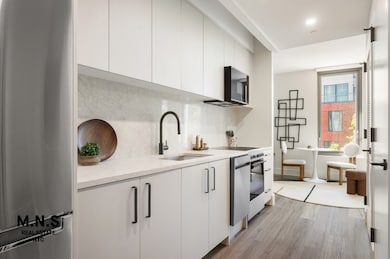 65 Dupont St unit 720, Greenpoint, NY 11222 - photo 3