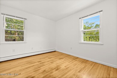 4 Capalbo Pl Unit 1R Cos Cob-large-013-0