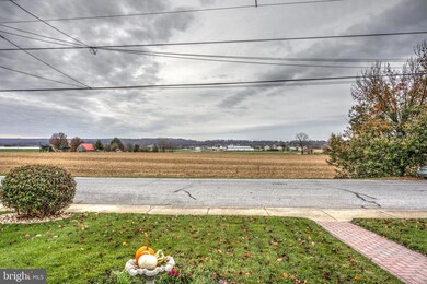 203 Orlon St, New Holland, PA 17557 - photo 2