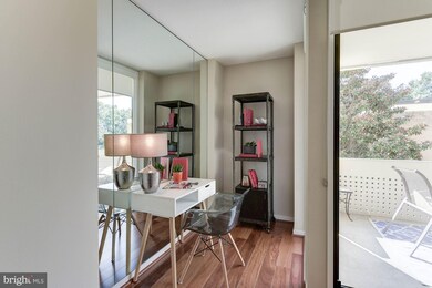 Tiber Island unit W-105, Washington, DC 20024 - photo 6