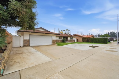 273 E Gannon Dr, Tulare, CA 93274 - photo 2