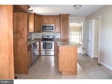 489 Snyder Rd, Reading, PA 19605 - photo 5