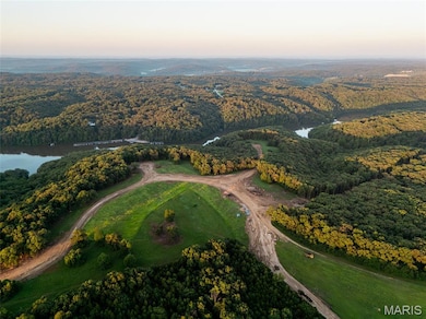 316 Gentle Rain Dr, Defiance, MO 63341 - photo 2