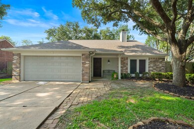 5108 Spring Branch Dr, Pearland, TX 77584 - photo 2