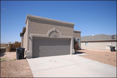 792 Desert Sage Dr, Horizon City, TX 79928 - photo 2