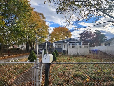 39 Chaplin St, Pawtucket, RI 02861 - photo 2