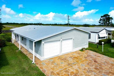 812 Periwinkle Cir, Sebastian, FL 32976 - photo 2