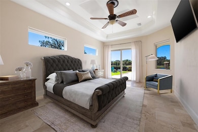 Primary Suite with En-Suite Bath and Walk In Closet - Access to Backyard