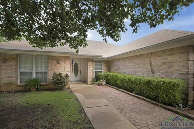 1707 Peach St, Kilgore, TX 75662 - photo 2