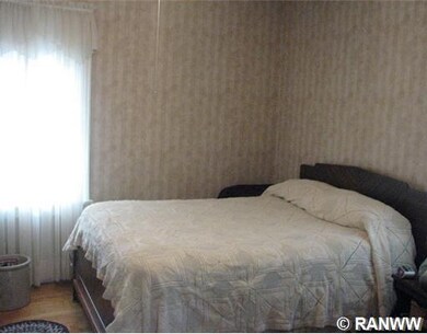 3339 Locust Ln, Eau Claire, WI 54703 - photo 7