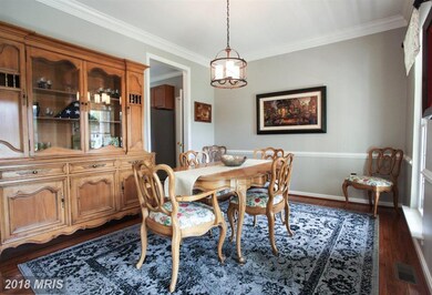 749 Sussex Ct, Sykesville, MD 21784 - photo 3