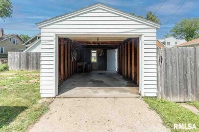 2023 N Fillmore St, Davenport, IA 52804 - photo 5