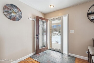 07-3910-Barton-Rd-Lansing-MI-48917-Windo