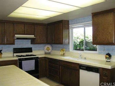 223 Hanover Dr, Costa Mesa, CA 92626 - photo 6