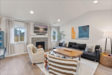 632 N Reed St, Sisters, OR 97759 - photo 3