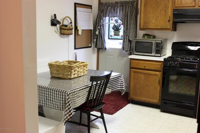 127 W 3rd Kitchen