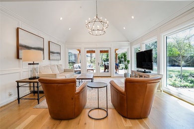 402 Coachman Ln, Houston, TX 77024 - photo 3