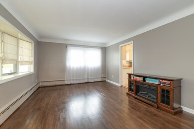 3721 Devonshire-5