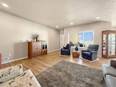 3502 20th St SE, Minot, ND 58701 - photo 4