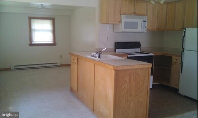 312 Wilkes St unit 2, Berkeley Springs, WV 25411 - photo 3