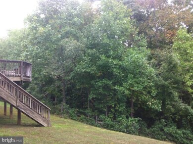 5707 Silk Tree Dr, Riverdale, MD 20737 - photo 7