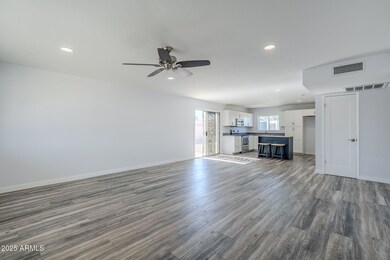 2215 W Emelita Ave, Mesa, AZ 85202 - photo 4