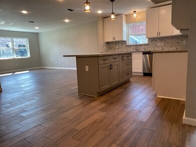 3114 Garapan St, Houston, TX 77091 - photo 7