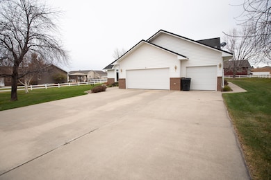 1445 19th St, Havre, MT 59501 - photo 4
